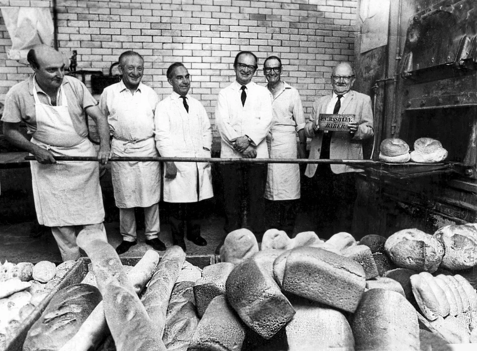 This Island Life Volume 2.  Isle of Wight.  This Island Life.  Alan Stroud.  - Image 3 of 4