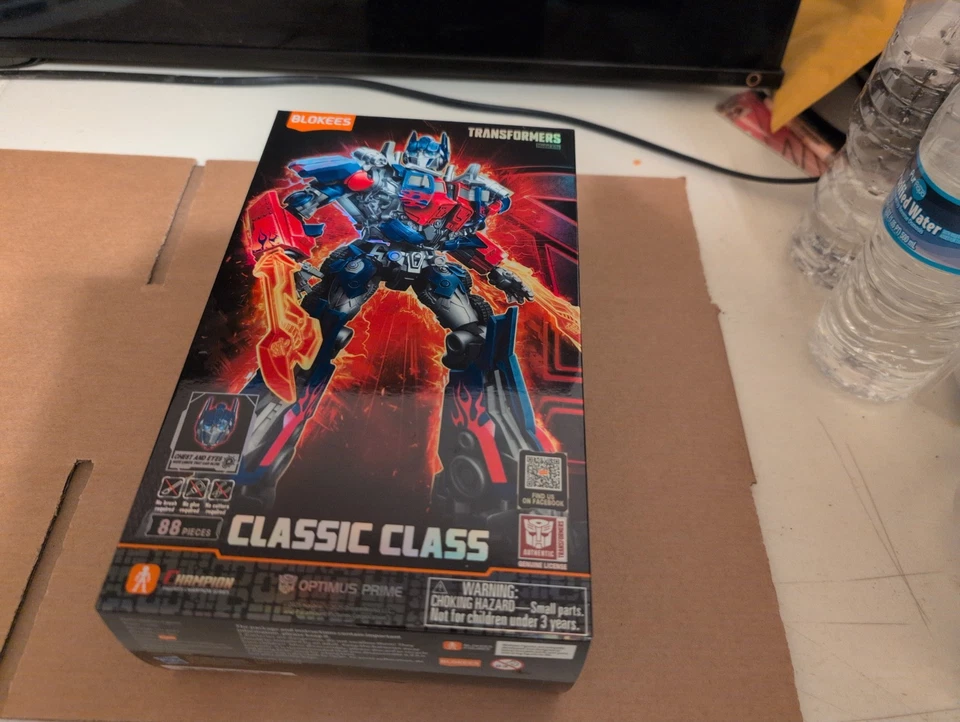 Nueva figura clásica Blokees Transformers 09 Optimus Prime Autobots figura de acción  Foto 3 de 4