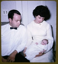 Family dad mom & newborn daughter -  Stereo Realist slide 1950s #288