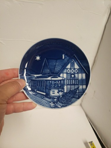 3 BING & GRONDAHL CHRISTMAS IN AMERICA PLATES STEAMBOAT New England San Fran Lot - Picture 3 of 12