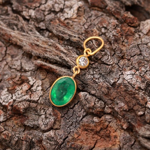 Solid 18k Gold Natural Emerald With Moissanite Partywear Women Charms Pendant - Picture 2 of 11