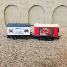 HORNBY RAILWAYS OO GAUGE R134 & R009 CALLARD & BOWSER + GOLDEN SHRED WAGONS
