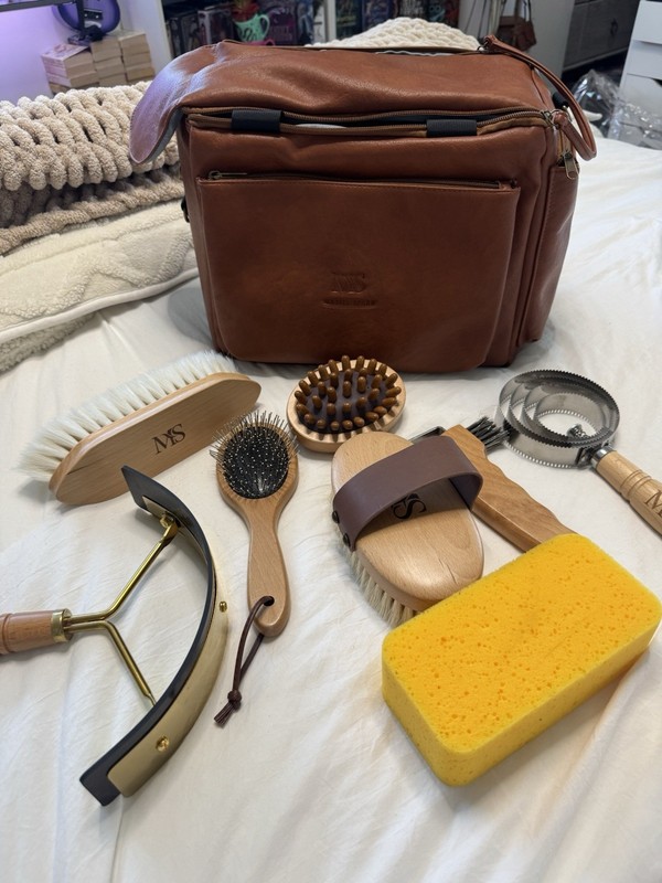 Brand new one Masiel Spark Horse gromming kit