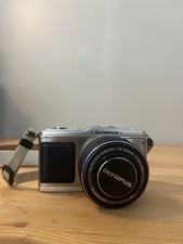 Olympus PEN E-P1 Silver Mirrorless Camera w/ 14-42mm Lens 12.3MP