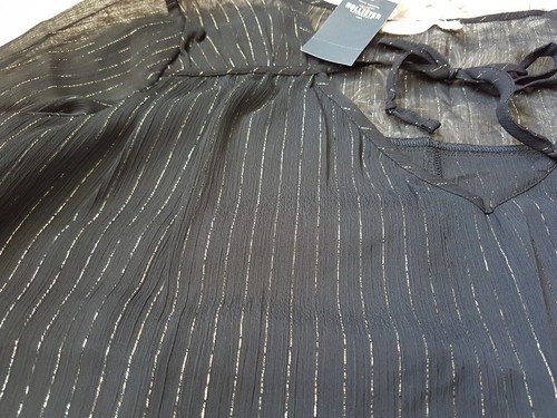 New Women's HOLLISTER Bell-Sleeve Chiffon Top Size M black with shine stripe - Picture 5 of 8
