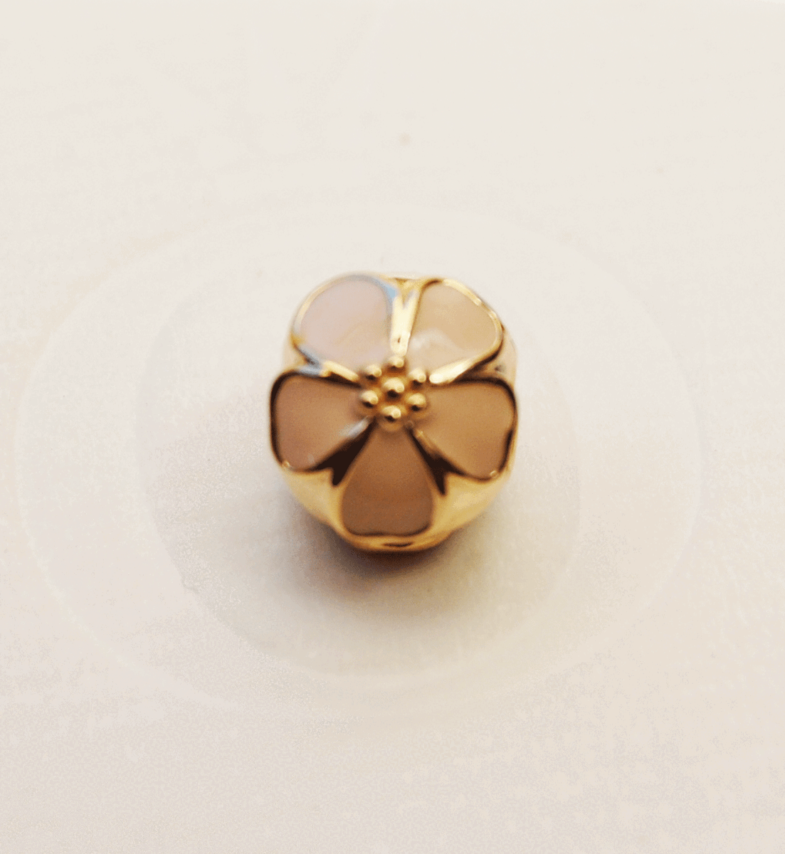New in Box Pandora 14K Gold Cherry Blossom Clips w/ Pink New in Box Pandora 14K Gold Cherry Blossom Clips w/ Pink