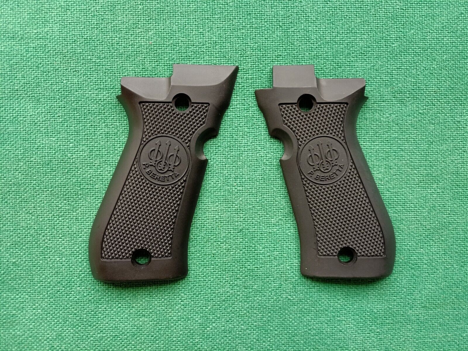 Beretta 81FS,84FS Plastic Grips 