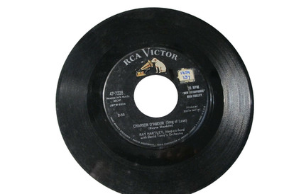 45 RECORD - RAY HARTLEY ORCH - CHANSON D'AMOUR