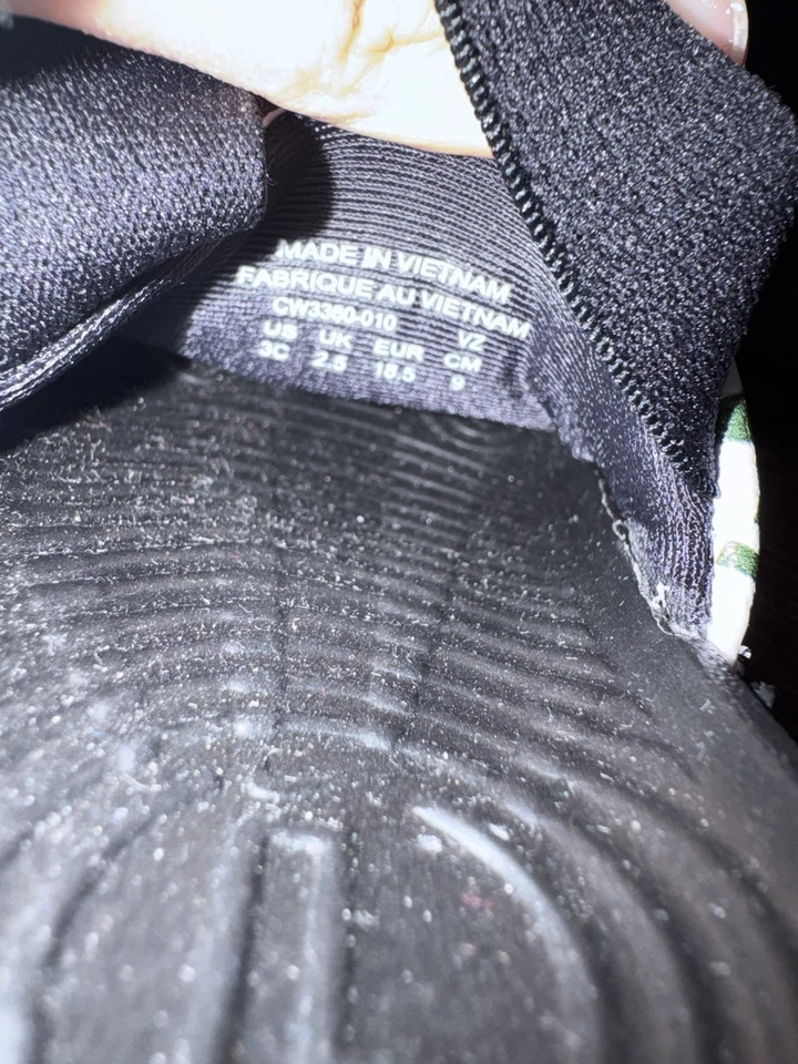 Nike Kawa niño pequeño 3C negro toboganes CW3360-010 Foto 3 de 4