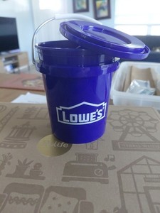 Lowe's Blue Plastic Tiny Bucket With Lid