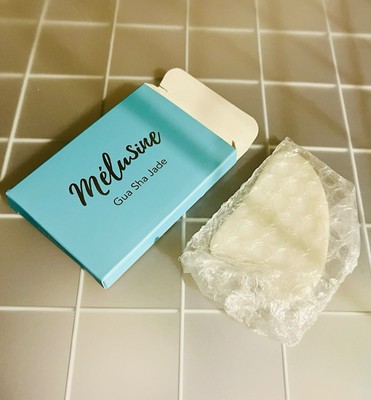 Melusine Gua Sha Weiße Jade Beauty-Tool Gesichtsmassage Natürlich - NEU Stein