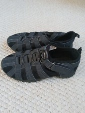 Great Condition Boys Size 12 Youth Gymboree Black Sandals