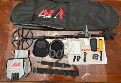 Used Minelab EQUINOX 800 Metal Detector w/ Coil, Wireless Headphones, Bag.
