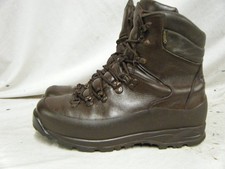 Genuine British Army Military Iturri Goretex Leather Combat Boots Size 9 M 43 RR