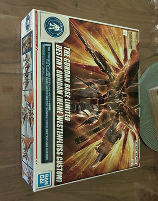 Bandai MG 1:100 Gundam Base Limited Destiny Gundam Heine Westenfluss Kit