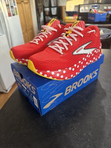 RunDisney Brooks Minnie Mouse Women's 9 WIDE Ghost Max 2