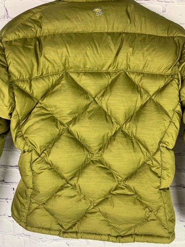 Chaqueta Mountain Hardwear con cuello de plumón verde para dama pequeña - Imagen 8 de 17