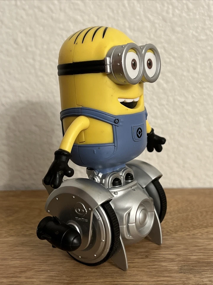 MINION TURBO DAVE 5.5” FIGURE SELF BALANCING ROBOT PLASTIC TOY - Image 4 of 4