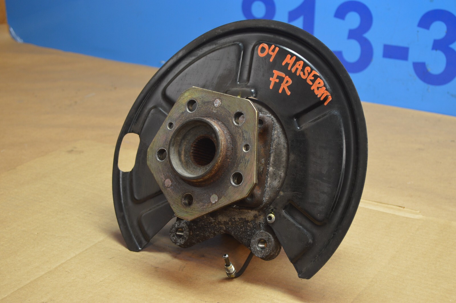2004 M138 MASERATI M128 GT COUPE FRONT PASSENGER SIDE SPINDLE WHEEL HUB 28839702