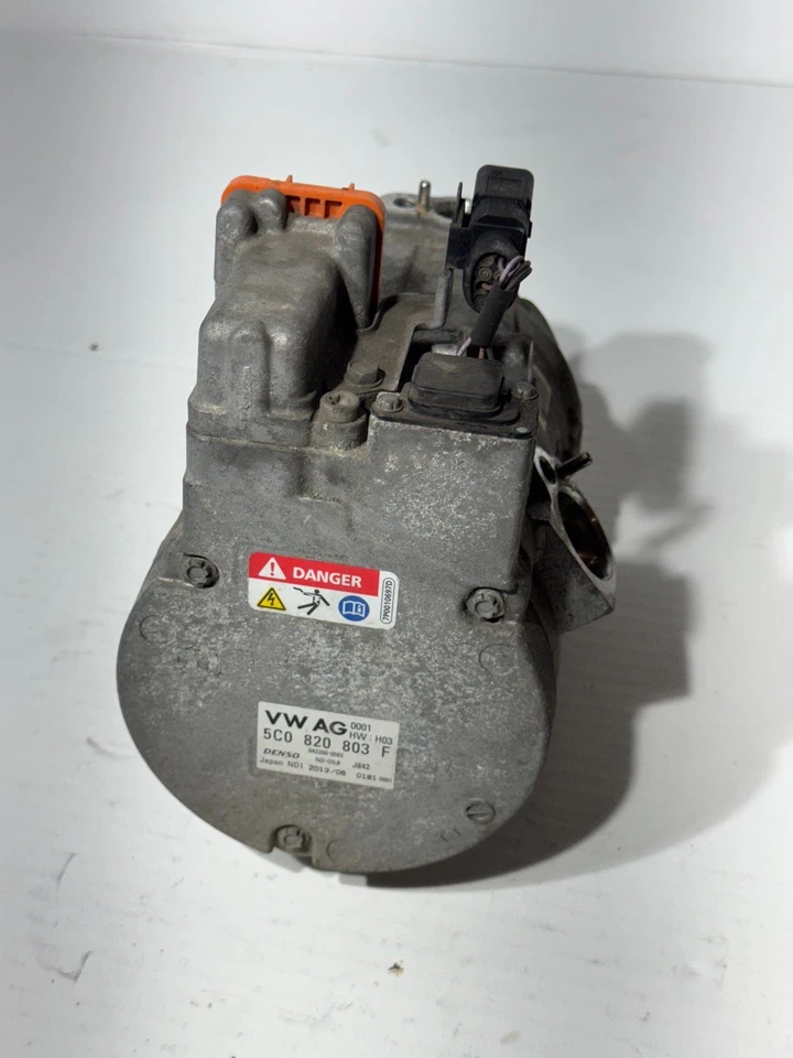 Volkswagen Jetta 2013-2016 híbrido compresor de aire acondicionado 5C0820803F fabricante de equipos originales usado Foto 2 de 4