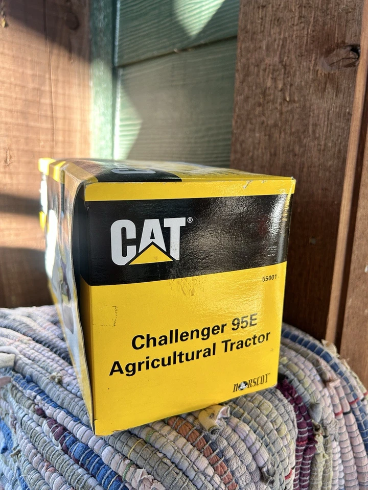 Norscot Caterpillar Cat Challenger 95E Agricultural Tractor 1/32 Scale NEW INBOX - Image 2 of 4
