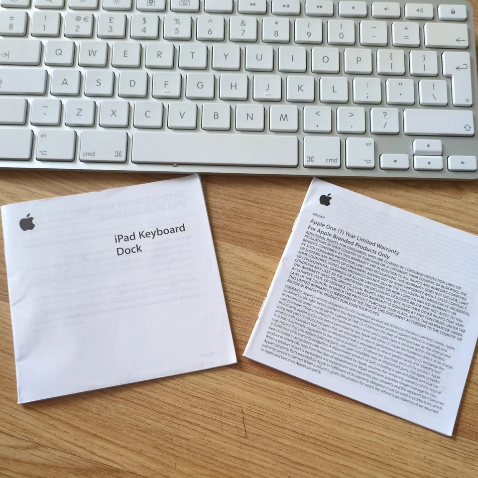 Genuine Apple iPad Keyboard Dock MC533B/A A1359 1st 2nd & 3rd Generation iPad - Image 3 of 4