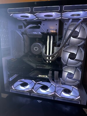 Lian Li O11 dynamic build - white | Liquid-cooled with a Gigabyte 3070 OC Gaming