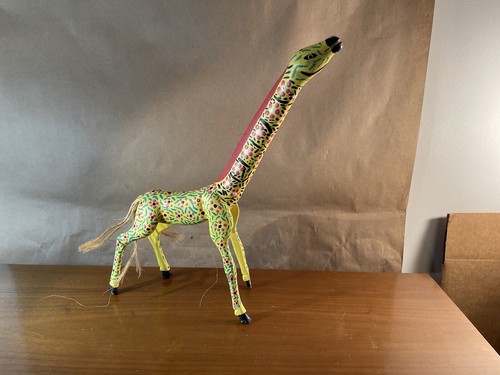 Hand Painted Wooden Carved Oaxacan Giraffe - 第 2/11 張圖片