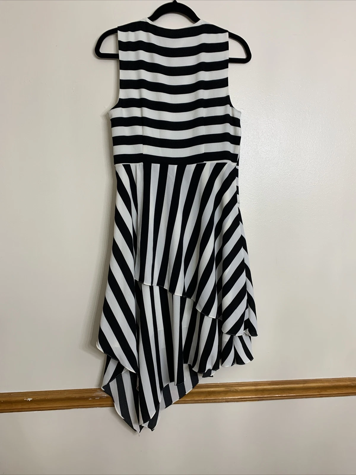 OFF WHITE Abito da cocktail Vinci Camuto a righe bianco e nero taglia 8