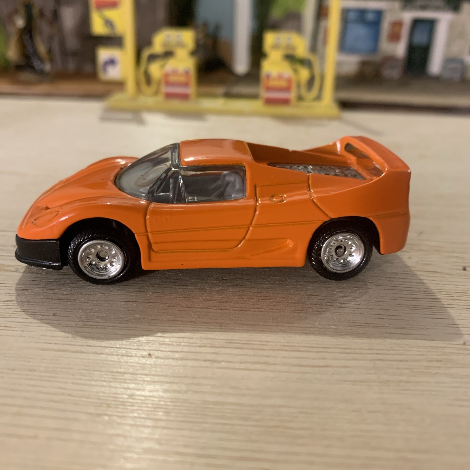 Golden Wheel Diecast Orange Ferrari Loose 1:64 - Mint Condition
