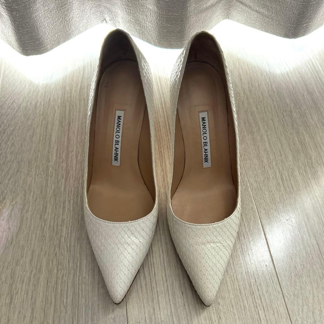 Manolo Blahnik White Python Snake Leather Pointed… - image 1