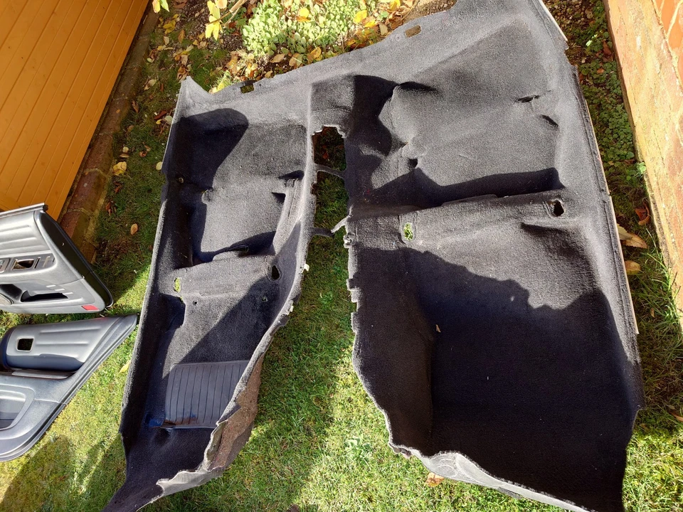 Lexus IS200 XE10 Full Leather Black Interior With Carpet - Image 4 of 4