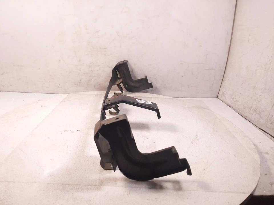 2009-2021 Nissan Frontier Upper Support Retainer Bracket 62290-Zl00b - Image 4 of 4