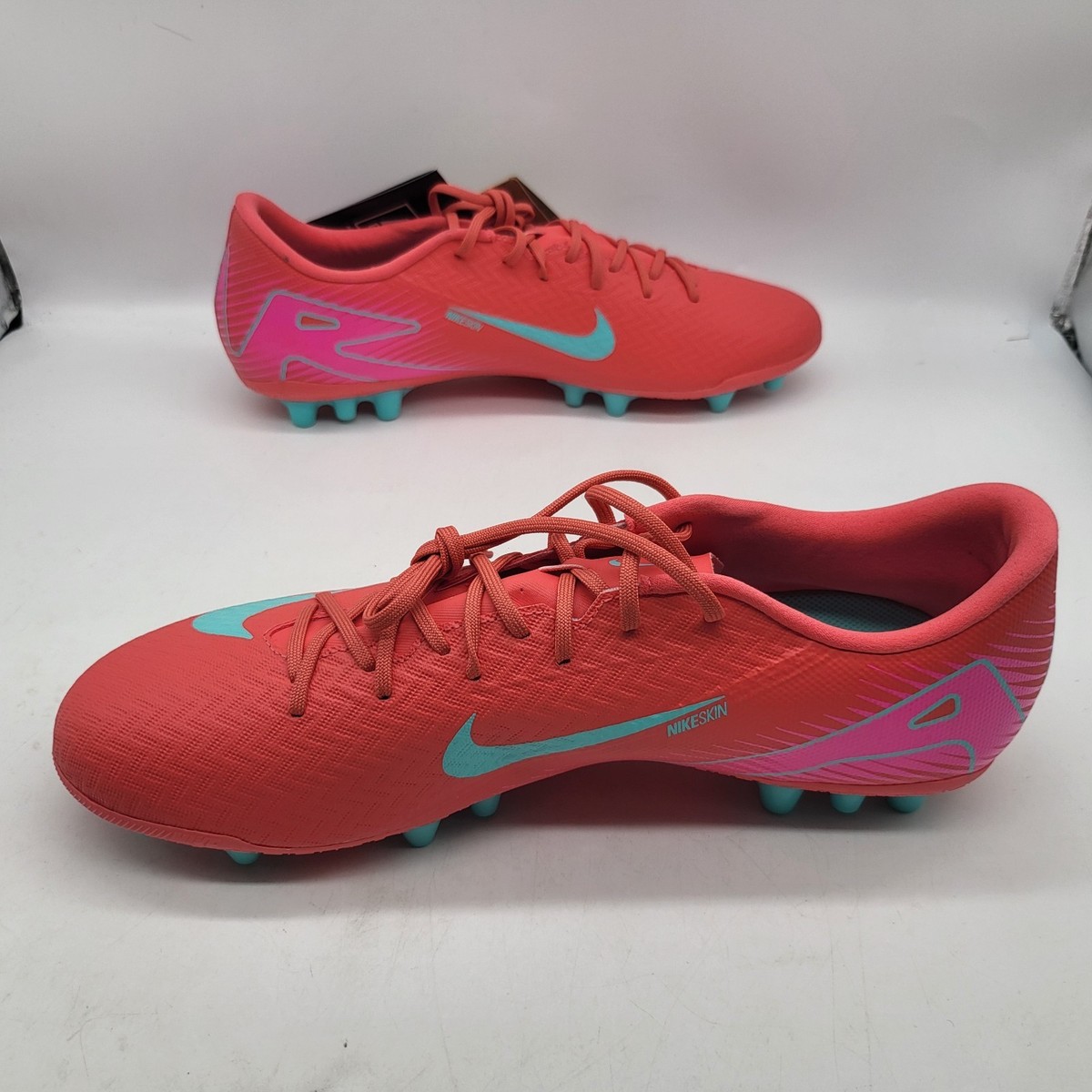 Nike Zoom Mercurial Vapor 16 Academy AG Soccer Cleats Men display picture 1