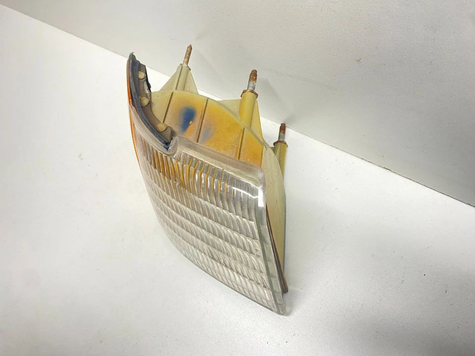 1989-1995 MERCURY COUGAR FRONT RIGHT SIDE TURN SIGNAL PARK LIGHT OEM, 116-00790 - Image 4 of 4