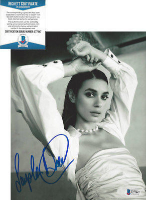 LAYSLA DE OLIVEIRA SIGNED SEXY 'LOCKE & KEY' 8x10 PHOTO ACTRESS BECKETT