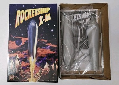2016 Pegasus Hobbies #9112 Rocketship X-m   1:144 Scale Open Box kit