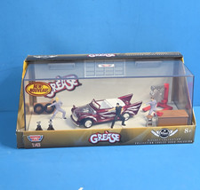 Motor Max Grease 1:43 Greased Lightning 1948 Ford Diorama NIB China