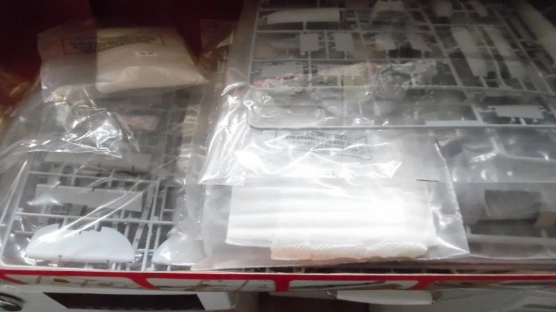 Airfix  No. A19003 1:24 Hawker Typhoon Mk.IB 'Car Door' - Bild 2 von 4