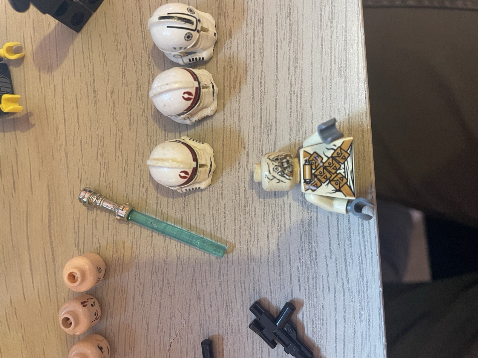 LEGO Star Wars Minifigure Parts Lot Helmets Accessories Weapons READ ...