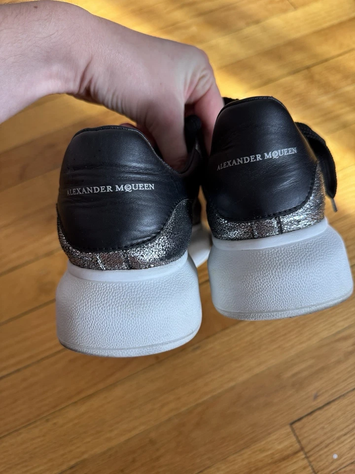 Zapatillas McQueen negras brillantes para mujer 8,5 Foto 4 de 4