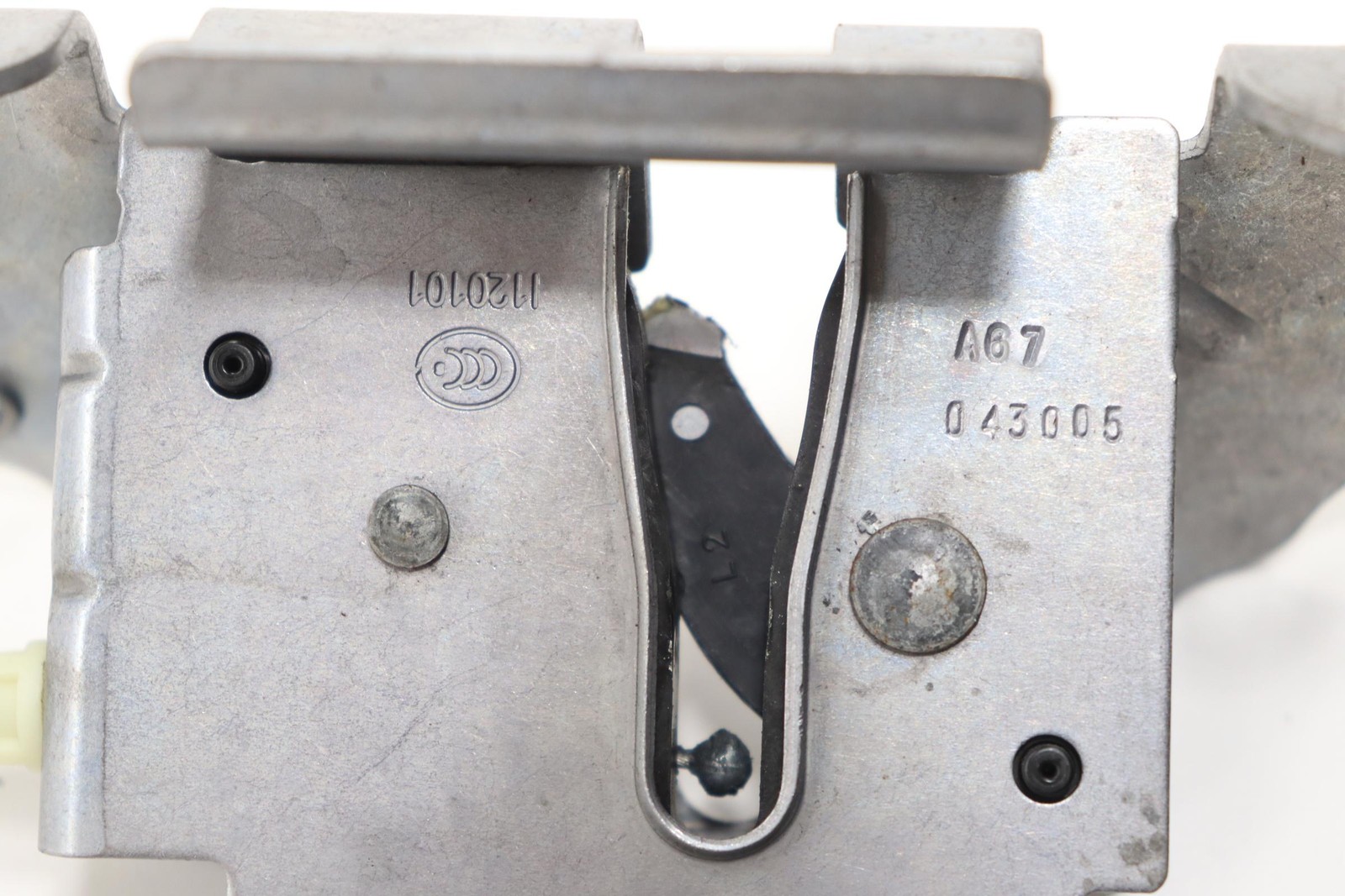 2020 - 2025 CHRYSLER VOYAGER REAR LEFT SLIDE DOOR LOCK LATCH CATCH OEM