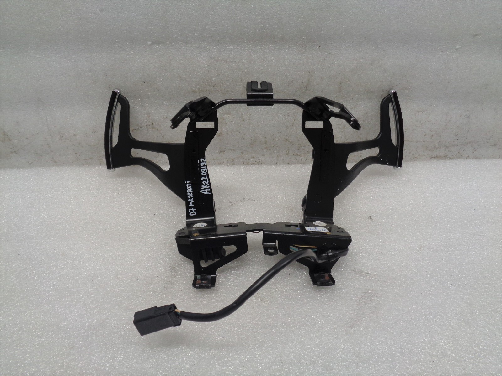 2003-2008 Maserati Quattroporte M139 Steering Wheel Paddle Shifter OEM AK2209192