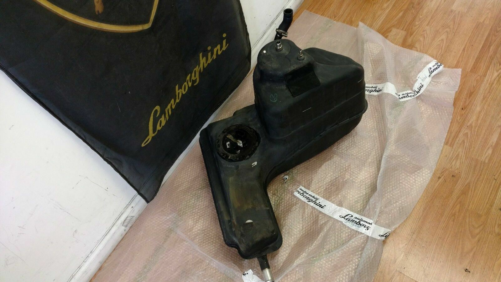 LAMBORGHINI GALLARDO LP560 LP570 PASSENGER RIGHT SIDE FUEL TANK OEM 400201022C