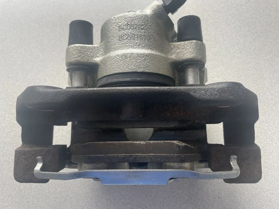 1996-2002 BMW Z3 ROADSTER E36/7 ~ PINÇA DE FREIO DIANTEIRA ESQUERDA ~ 34111165559 ~ FABRICANTE DE EQUIPAMENTO ORIGINAL - Imagem 3 de 4