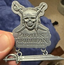 2011 Disney Dangle Brooch Pirates of the Caribbean On Stranger Tides Skull Pin