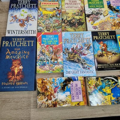 Terry Pratchett Discworld Books Bundle Joblot of 16 x Paperbacks & 1 x Hardback