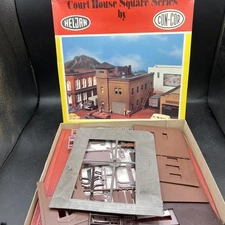 Heljan/Con-Cor HO The Courthouse Square Series Fire Station #B905- OPEN BOX -