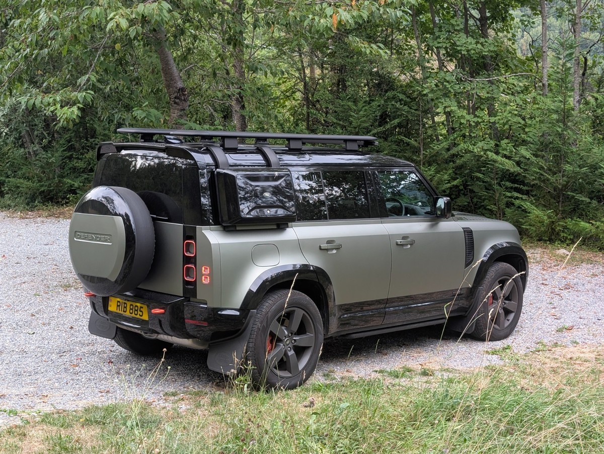 Land Rover Defender 110 X D350 Matt Pangea Green