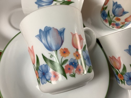 Corelle Mugs / Cups And Saucers 4 Sets FRESH CUT TULIPS 3.5" Flowers On White - Picture 4 of 14